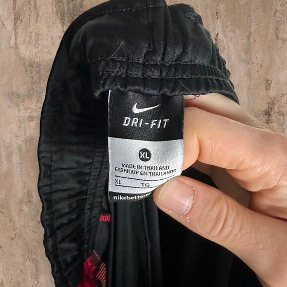 Nike Sweatpants Jet Black Polyester White Swoosh Crimson Red Baggy Dri Fit Youth - Picture 5 of 5